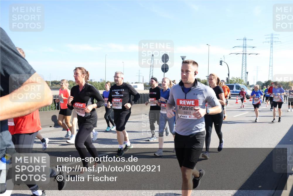 03.10.2025 - Köhlbrandbrückenlauf Julia Fischer http://msf.ph/oto/9002921 03.10.2025 12:21:05 Position 3 4735, 6289, 5917 meine-sportfotos.de