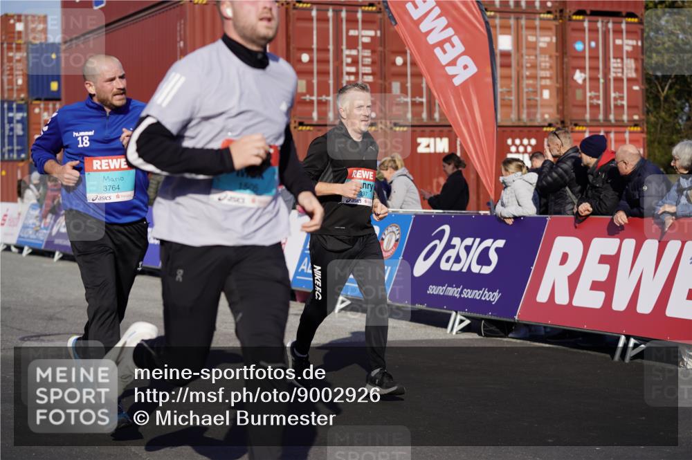 03.10.2025 - Köhlbrandbrückenlauf Michael Burmester http://msf.ph/oto/9002926 03.10.2025 10:06:02 Ziel 1199, 1299, 1333, 1352, 1356, 1397, 1505, 3764 meine-sportfotos.de