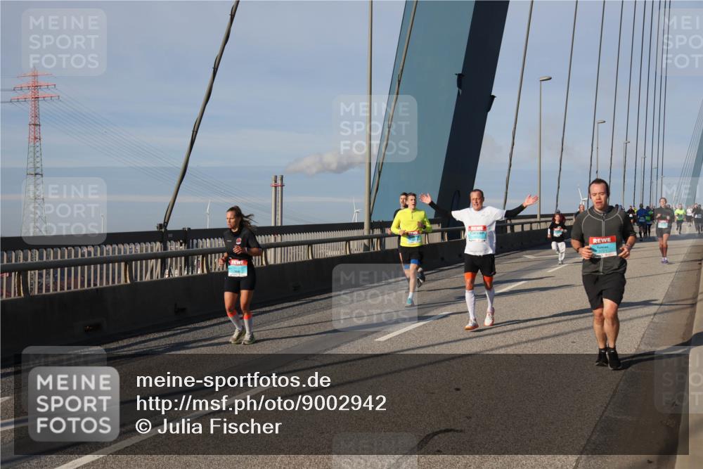 03.10.2025 - Köhlbrandbrückenlauf Julia Fischer http://msf.ph/oto/9002942 03.10.2025 09:43:37 Position 2 1 meine-sportfotos.de