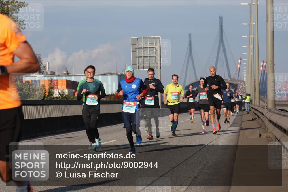 03.10.2025 - Köhlbrandbrückenlauf Luisa Fischer http://msf.ph/oto/9002944 03.10.2025 10:44:47 Position 3 2955 meine-sportfotos.de