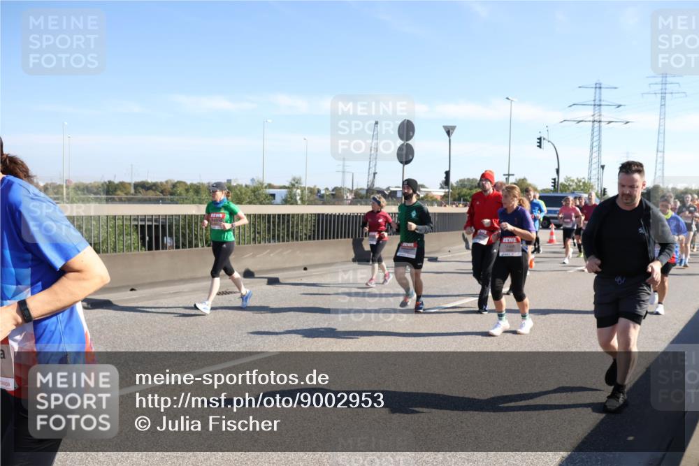 03.10.2025 - Köhlbrandbrückenlauf Julia Fischer http://msf.ph/oto/9002953 03.10.2025 12:21:10 Position 3  meine-sportfotos.de
