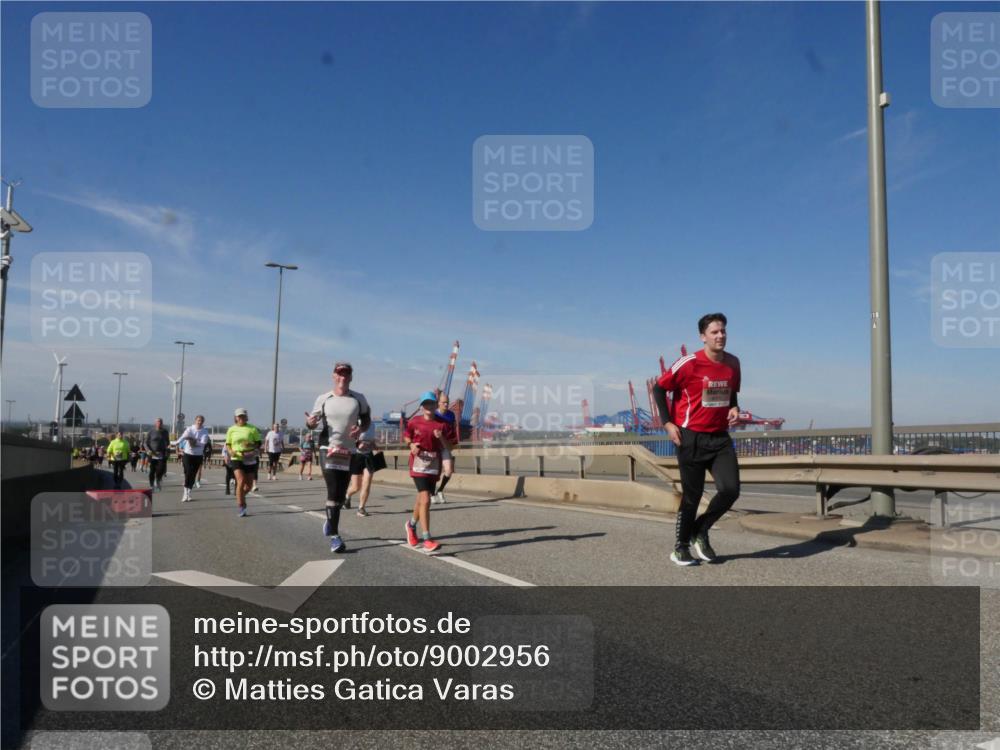 03.10.2025 - Köhlbrandbrückenlauf Matties Gatica Varas http://msf.ph/oto/9002956 03.10.2025 12:56:32 Position 2  meine-sportfotos.de