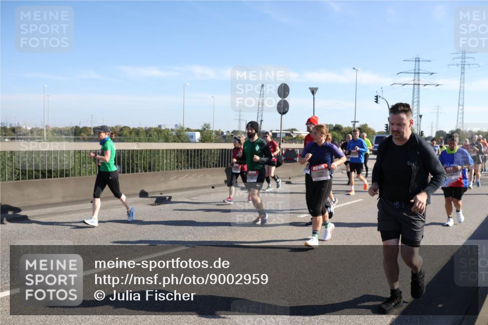 03.10.2025 - Köhlbrandbrückenlauf Julia Fischer http://msf.ph/oto/9002959 03.10.2025 12:21:10 Position 3  meine-sportfotos.de