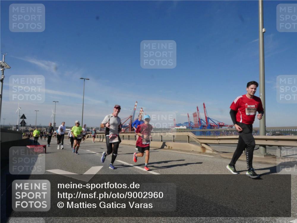 03.10.2025 - Köhlbrandbrückenlauf Matties Gatica Varas http://msf.ph/oto/9002960 03.10.2025 12:56:32 Position 2  meine-sportfotos.de