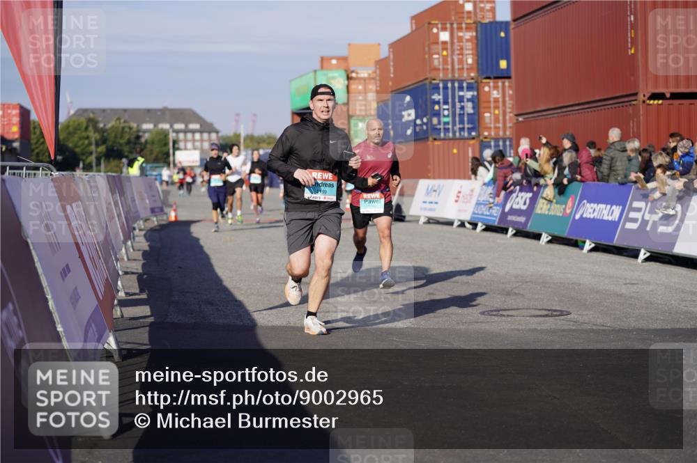 03.10.2025 - Köhlbrandbrückenlauf Michael Burmester http://msf.ph/oto/9002965 03.10.2025 10:06:04 Ziel 1199, 1255, 1299, 1333, 1352, 1356, 1397, 1445, 1505, 3625, 3764 meine-sportfotos.de