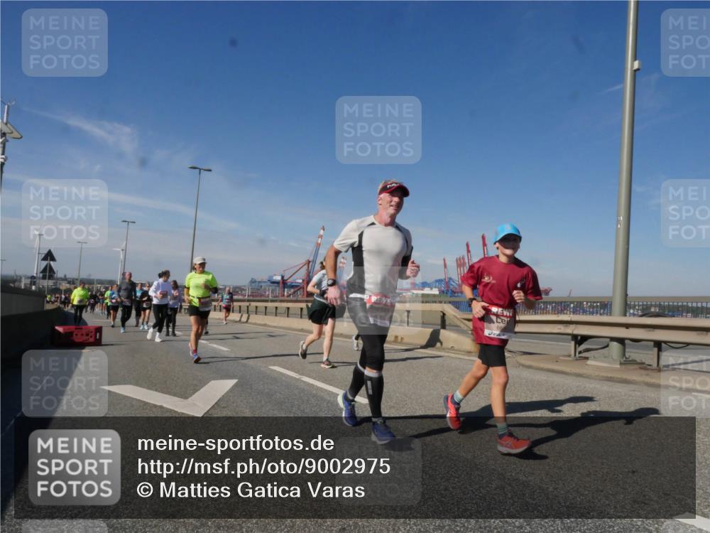 03.10.2025 - Köhlbrandbrückenlauf Matties Gatica Varas http://msf.ph/oto/9002975 03.10.2025 12:56:33 Position 2  meine-sportfotos.de