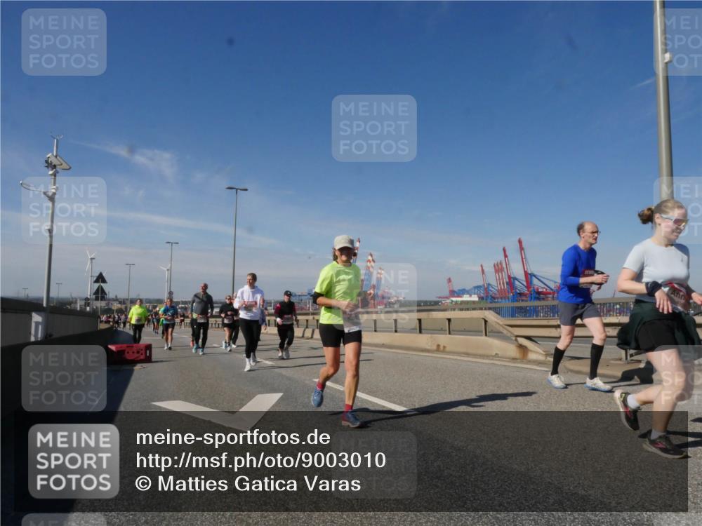 03.10.2025 - Köhlbrandbrückenlauf Matties Gatica Varas http://msf.ph/oto/9003010 03.10.2025 12:56:35 Position 2  meine-sportfotos.de
