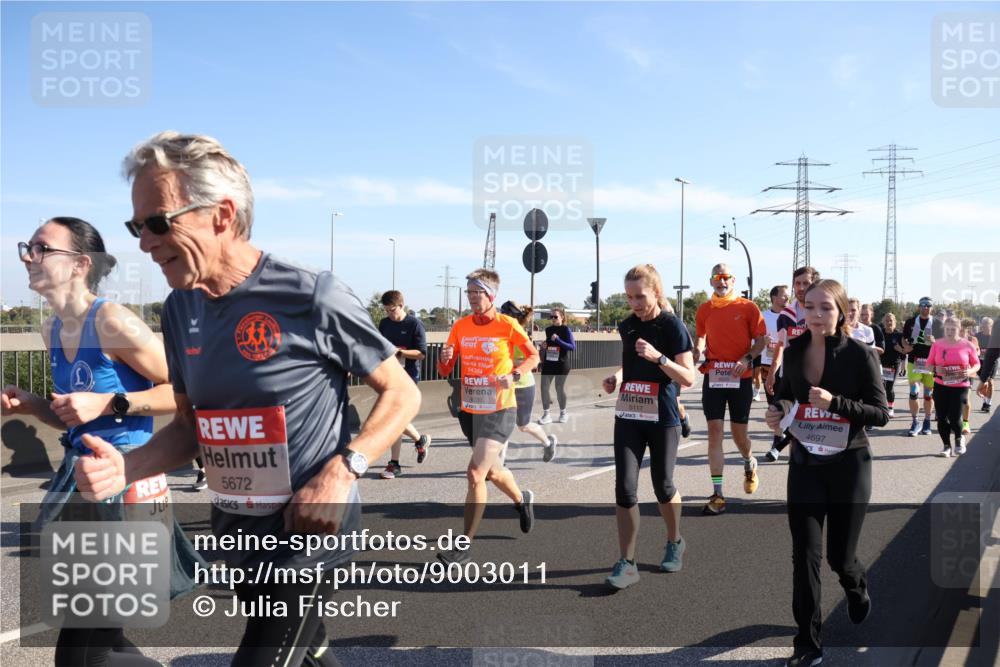 03.10.2025 - Köhlbrandbrückenlauf Julia Fischer http://msf.ph/oto/9003011 03.10.2025 12:21:16 Position 3 52, 5672, 04264, 6230, 5117, 4697 meine-sportfotos.de