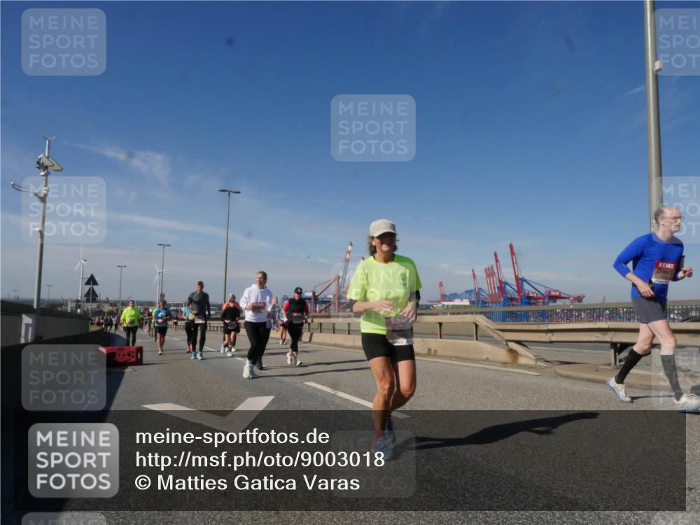 03.10.2025 - Köhlbrandbrückenlauf Matties Gatica Varas http://msf.ph/oto/9003018 03.10.2025 12:56:36 Position 2  meine-sportfotos.de
