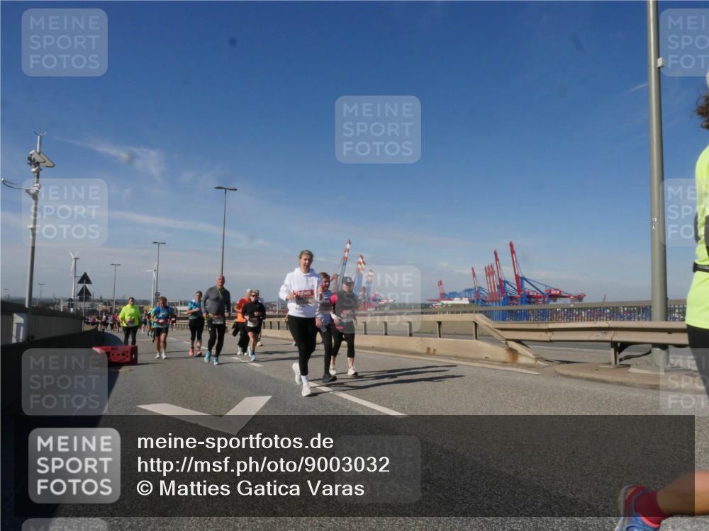 03.10.2025 - Köhlbrandbrückenlauf Matties Gatica Varas http://msf.ph/oto/9003032 03.10.2025 12:56:37 Position 2  meine-sportfotos.de