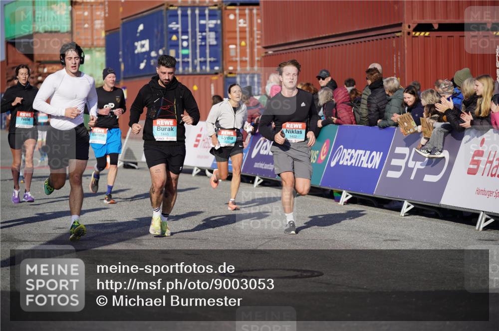 03.10.2025 - Köhlbrandbrückenlauf Michael Burmester http://msf.ph/oto/9003053 03.10.2025 10:06:08 Ziel 1100, 1152, 1199, 1255, 1299, 1402, 1445, 1505, 3228, 3233, 3563, 3625, 3764 meine-sportfotos.de