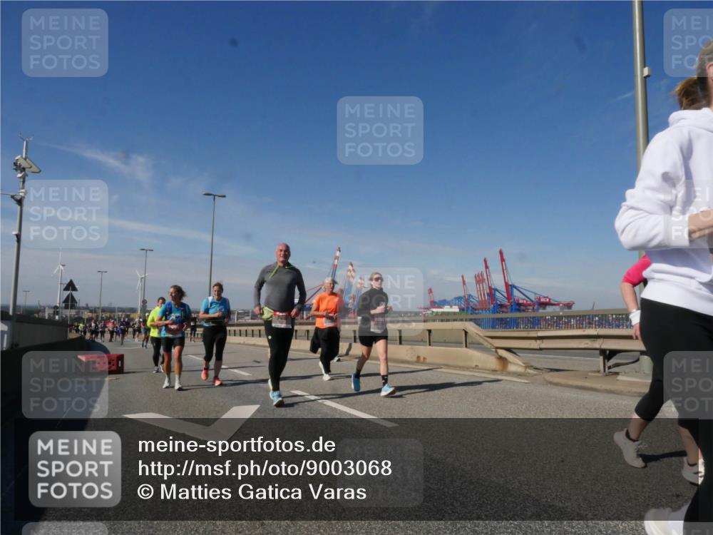 03.10.2025 - Köhlbrandbrückenlauf Matties Gatica Varas http://msf.ph/oto/9003068 03.10.2025 12:56:39 Position 2  meine-sportfotos.de
