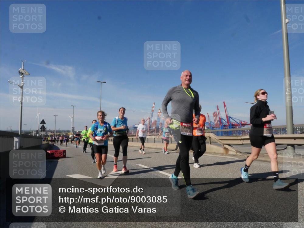 03.10.2025 - Köhlbrandbrückenlauf Matties Gatica Varas http://msf.ph/oto/9003085 03.10.2025 12:56:40 Position 2 6375 meine-sportfotos.de
