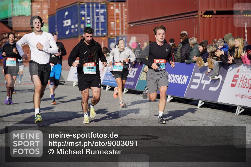 03.10.2025 - Köhlbrandbrückenlauf Michael Burmester http://msf.ph/oto/9003091 03.10.2025 10:06:08 Ziel 1100, 1152, 1199, 1255, 1299, 1402, 1445, 1505, 3228, 3233, 3563, 3625, 3764 meine-sportfotos.de