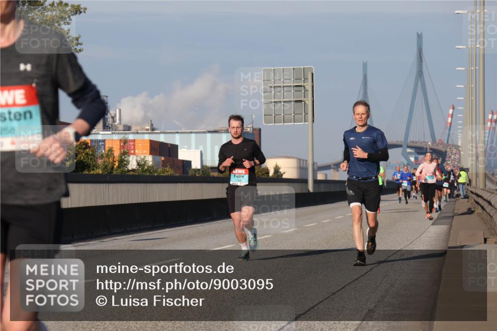 03.10.2025 - Köhlbrandbrückenlauf Luisa Fischer http://msf.ph/oto/9003095 03.10.2025 10:44:55 Position 3 258, 1068 meine-sportfotos.de
