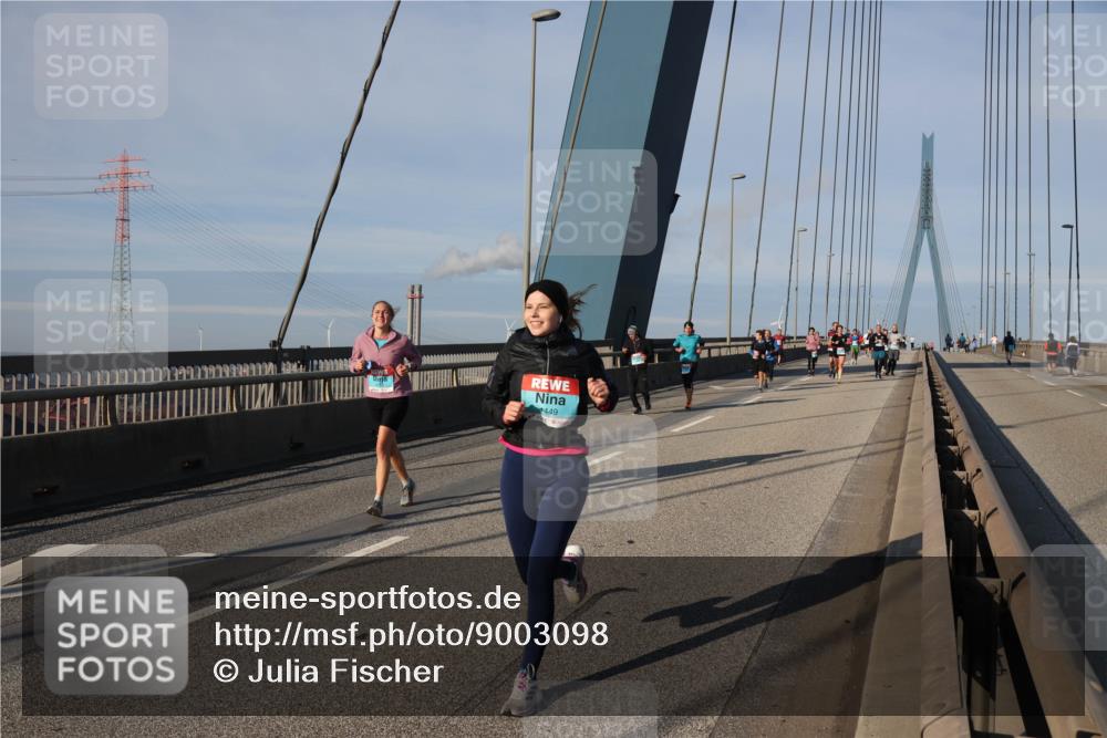 03.10.2025 - Köhlbrandbrückenlauf Julia Fischer http://msf.ph/oto/9003098 03.10.2025 09:44:24 Position 2 449 meine-sportfotos.de