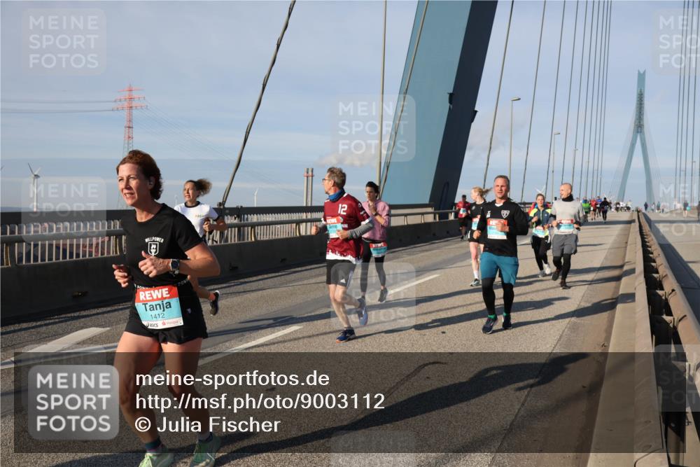 03.10.2025 - Köhlbrandbrückenlauf Julia Fischer http://msf.ph/oto/9003112 03.10.2025 09:44:32 Position 2 1412, 12 meine-sportfotos.de