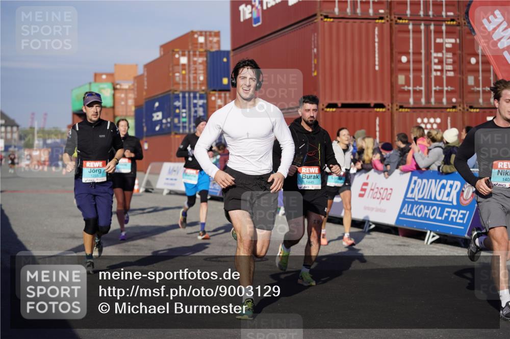 03.10.2025 - Köhlbrandbrückenlauf Michael Burmester http://msf.ph/oto/9003129 03.10.2025 10:06:10 Ziel 1100, 1152, 1255, 1299, 1402, 1445, 3228, 3233, 3492, 3563, 3625 meine-sportfotos.de