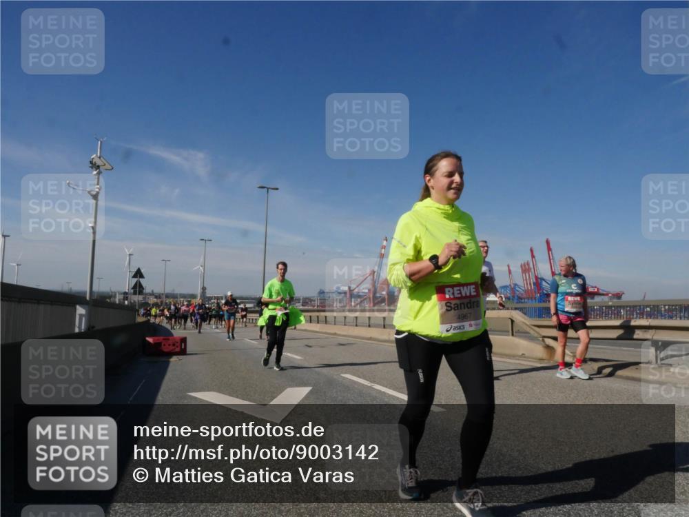 03.10.2025 - Köhlbrandbrückenlauf Matties Gatica Varas http://msf.ph/oto/9003142 03.10.2025 12:56:43 Position 2 4967 meine-sportfotos.de