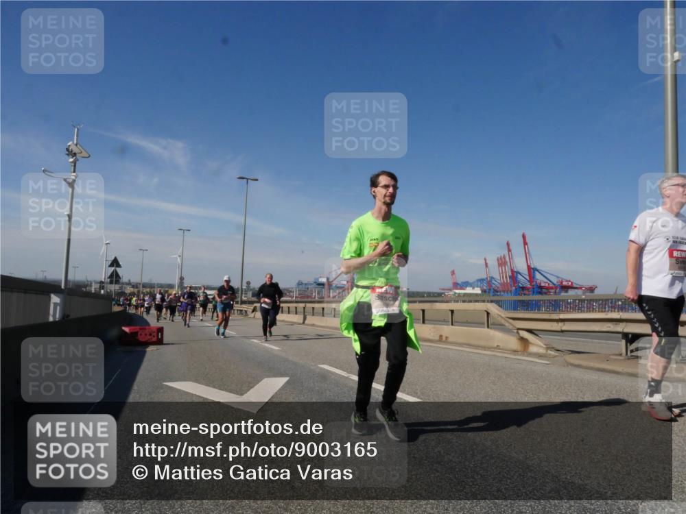 03.10.2025 - Köhlbrandbrückenlauf Matties Gatica Varas http://msf.ph/oto/9003165 03.10.2025 12:56:45 Position 2  meine-sportfotos.de