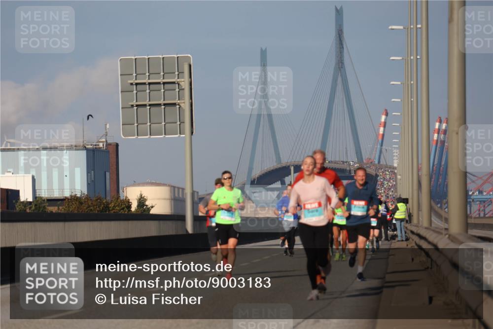 03.10.2025 - Köhlbrandbrückenlauf Luisa Fischer http://msf.ph/oto/9003183 03.10.2025 10:45:01 Position 3  meine-sportfotos.de