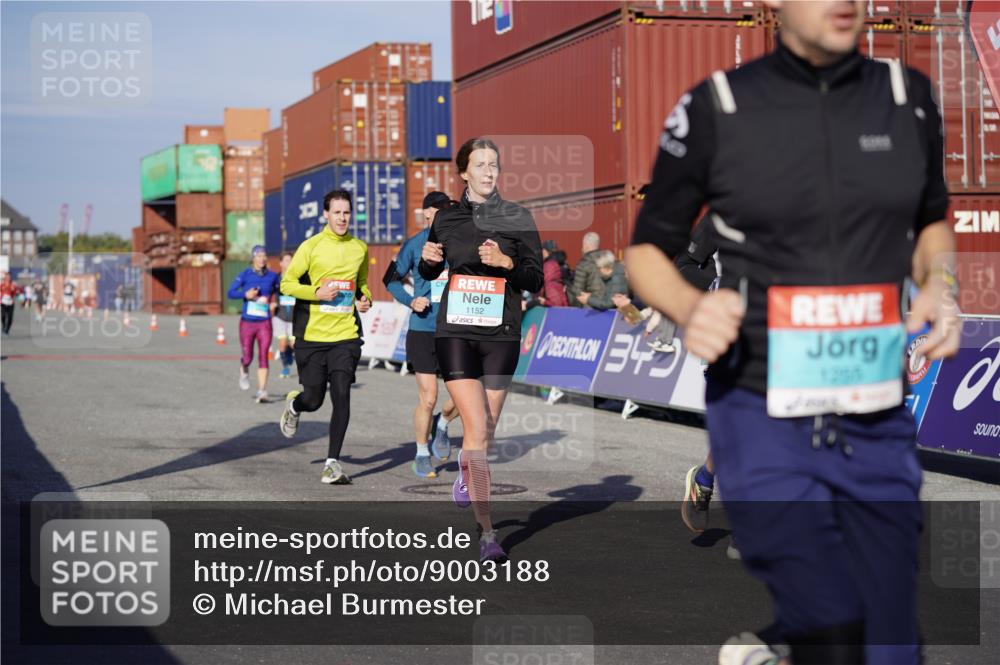 03.10.2025 - Köhlbrandbrückenlauf Michael Burmester http://msf.ph/oto/9003188 03.10.2025 10:06:12 Ziel 1100, 1152, 1255, 1299, 1402, 1445, 3228, 3233, 3492, 3563, 3625, 3656 meine-sportfotos.de