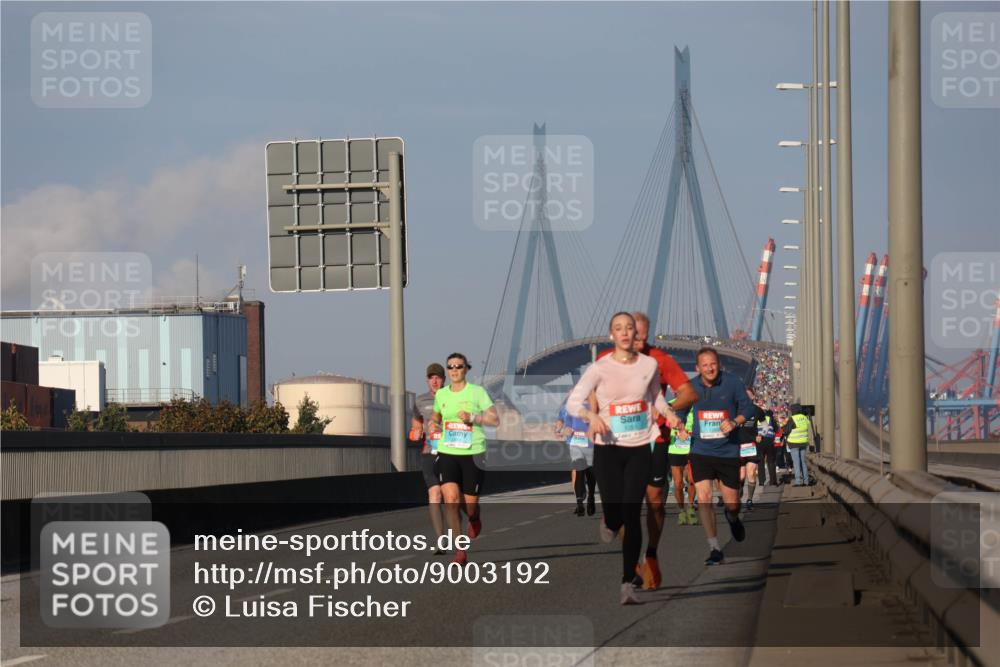 03.10.2025 - Köhlbrandbrückenlauf Luisa Fischer http://msf.ph/oto/9003192 03.10.2025 10:45:02 Position 3  meine-sportfotos.de