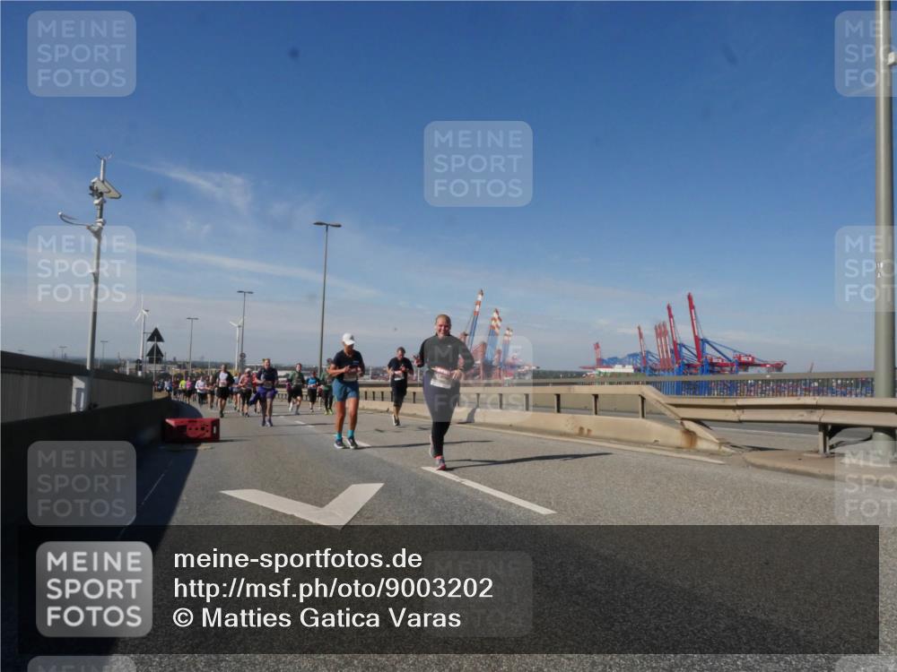 03.10.2025 - Köhlbrandbrückenlauf Matties Gatica Varas http://msf.ph/oto/9003202 03.10.2025 12:56:47 Position 2 118 meine-sportfotos.de