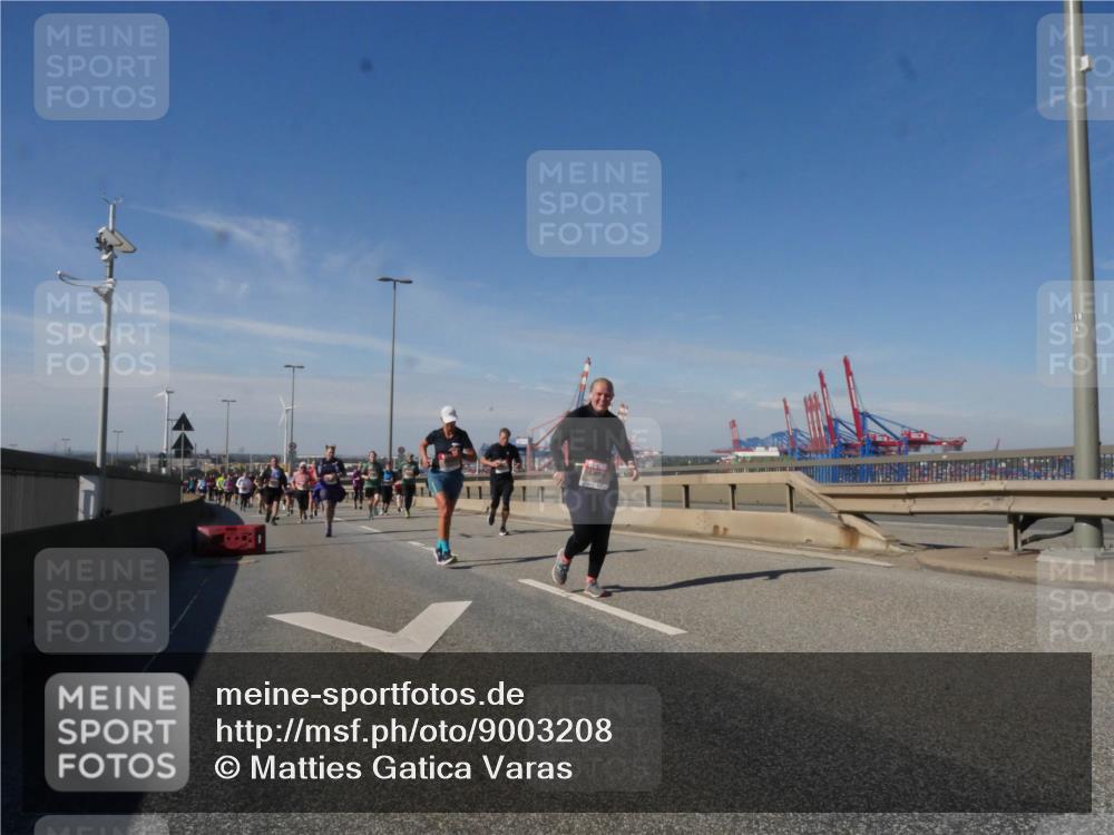 03.10.2025 - Köhlbrandbrückenlauf Matties Gatica Varas http://msf.ph/oto/9003208 03.10.2025 12:56:48 Position 2 18 meine-sportfotos.de