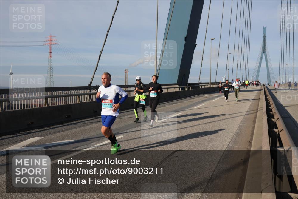 03.10.2025 - Köhlbrandbrückenlauf Julia Fischer http://msf.ph/oto/9003211 03.10.2025 09:45:03 Position 2 2716 meine-sportfotos.de