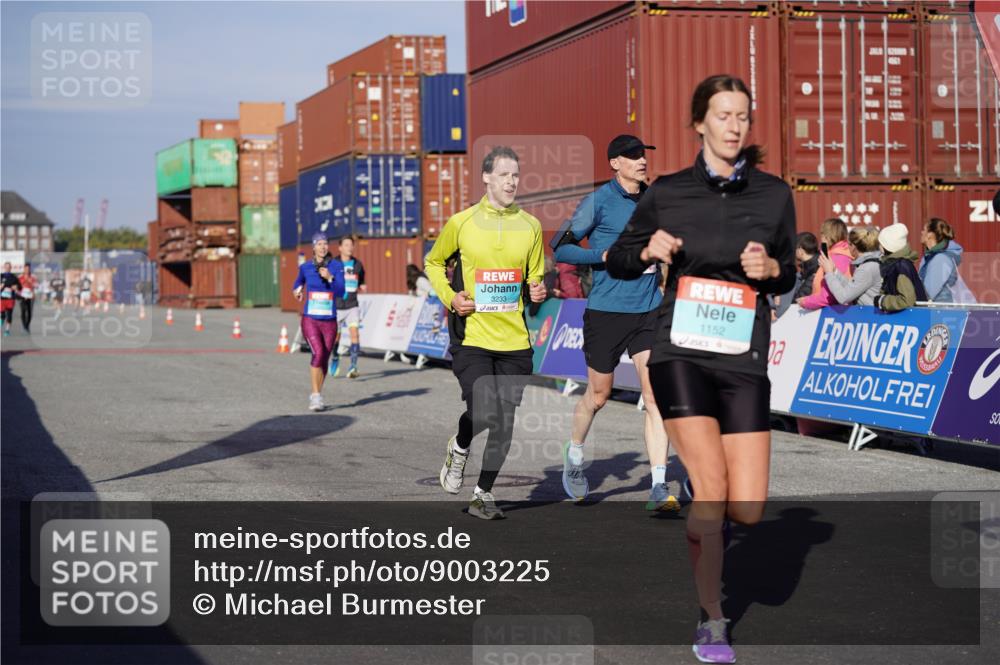 03.10.2025 - Köhlbrandbrückenlauf Michael Burmester http://msf.ph/oto/9003225 03.10.2025 10:06:13 Ziel 1100, 1152, 1255, 1402, 1445, 3228, 3233, 3492, 3563, 3625, 3656 meine-sportfotos.de
