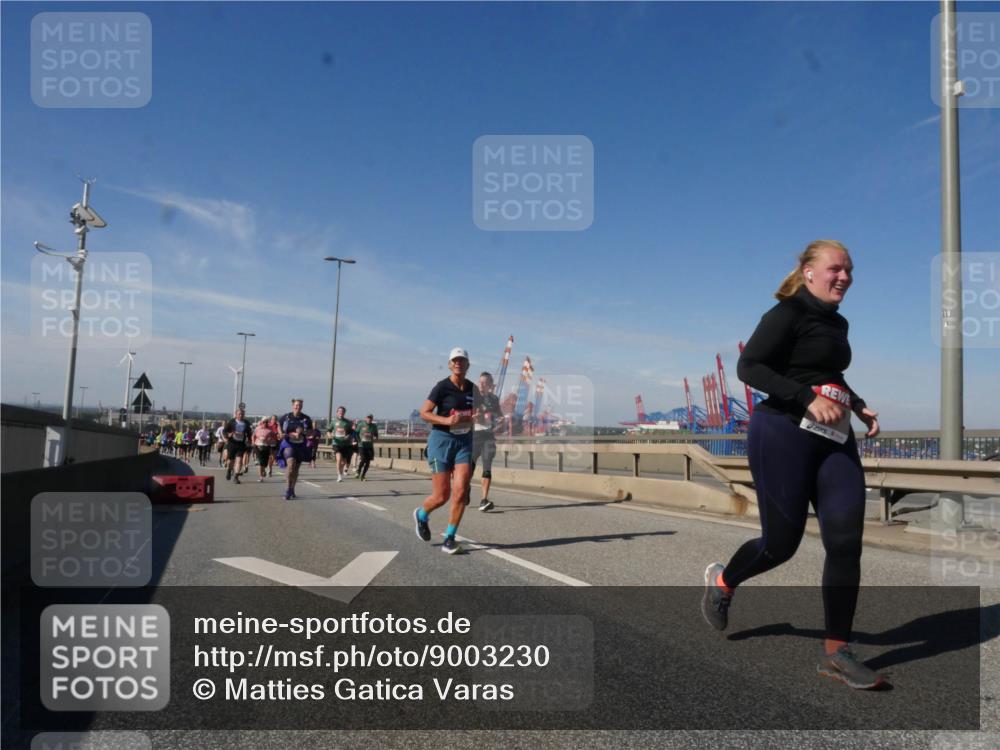 03.10.2025 - Köhlbrandbrückenlauf Matties Gatica Varas http://msf.ph/oto/9003230 03.10.2025 12:56:49 Position 2  meine-sportfotos.de