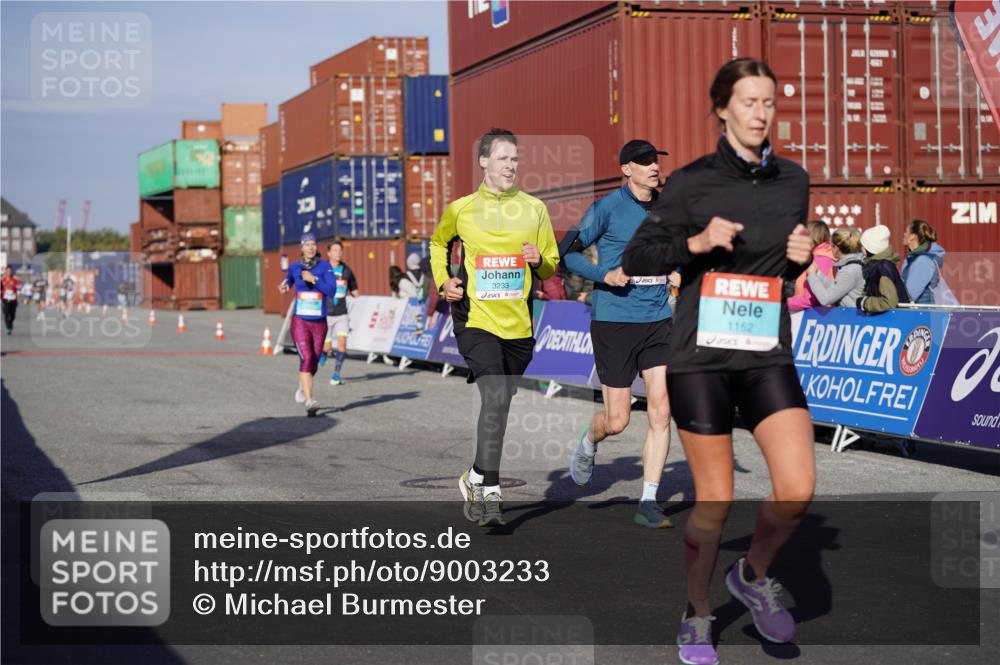 03.10.2025 - Köhlbrandbrückenlauf Michael Burmester http://msf.ph/oto/9003233 03.10.2025 10:06:13 Ziel 1100, 1152, 1255, 1402, 1445, 3228, 3233, 3492, 3563, 3625, 3656 meine-sportfotos.de