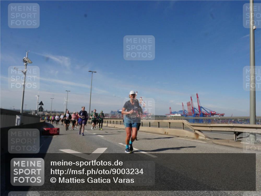 03.10.2025 - Köhlbrandbrückenlauf Matties Gatica Varas http://msf.ph/oto/9003234 03.10.2025 12:56:50 Position 2 118 meine-sportfotos.de