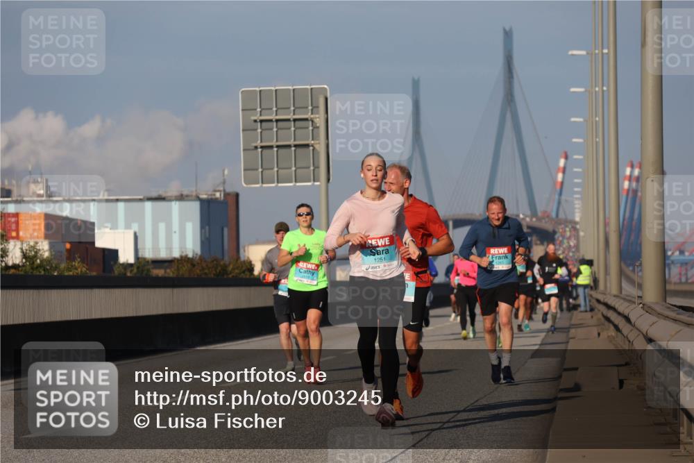 03.10.2025 - Köhlbrandbrückenlauf Luisa Fischer http://msf.ph/oto/9003245 03.10.2025 10:45:05 Position 3 1251 meine-sportfotos.de