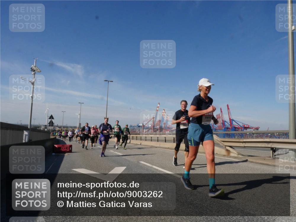 03.10.2025 - Köhlbrandbrückenlauf Matties Gatica Varas http://msf.ph/oto/9003262 03.10.2025 12:56:51 Position 2 118 meine-sportfotos.de
