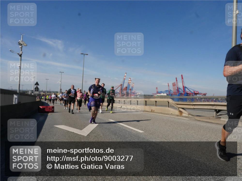 03.10.2025 - Köhlbrandbrückenlauf Matties Gatica Varas http://msf.ph/oto/9003277 03.10.2025 12:56:52 Position 2  meine-sportfotos.de