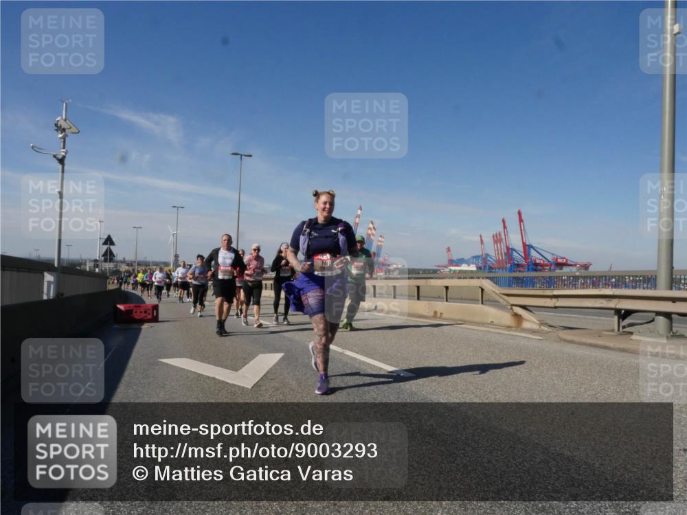 03.10.2025 - Köhlbrandbrückenlauf Matties Gatica Varas http://msf.ph/oto/9003293 03.10.2025 12:56:53 Position 2 118 meine-sportfotos.de