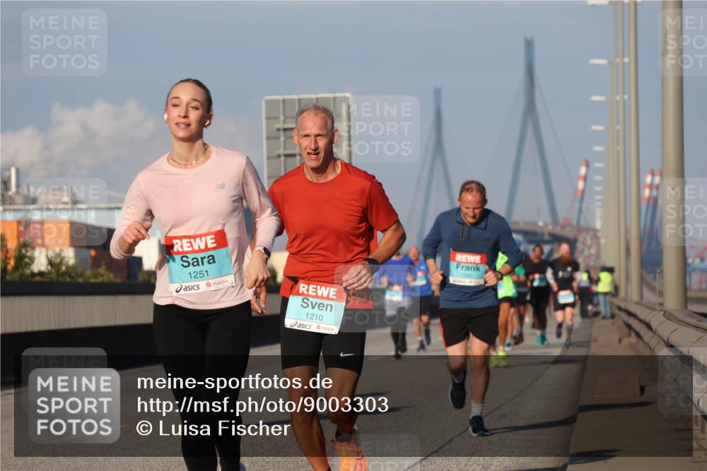 03.10.2025 - Köhlbrandbrückenlauf Luisa Fischer http://msf.ph/oto/9003303 03.10.2025 10:45:08 Position 3 1251, 1210, 1265 meine-sportfotos.de
