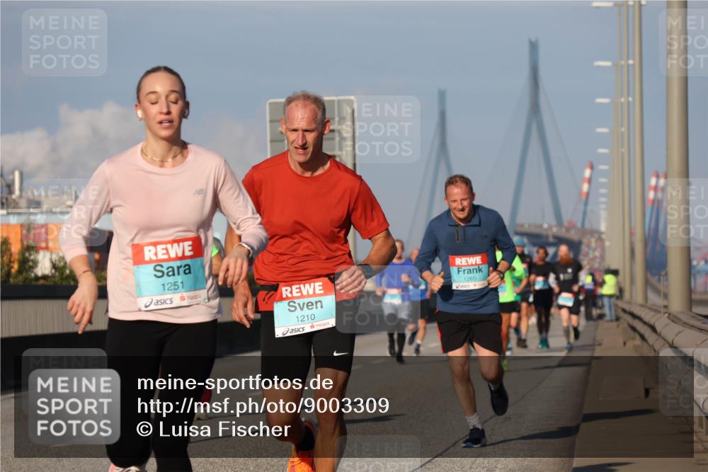 03.10.2025 - Köhlbrandbrückenlauf Luisa Fischer http://msf.ph/oto/9003309 03.10.2025 10:45:08 Position 3 1251, 1210, 1265 meine-sportfotos.de