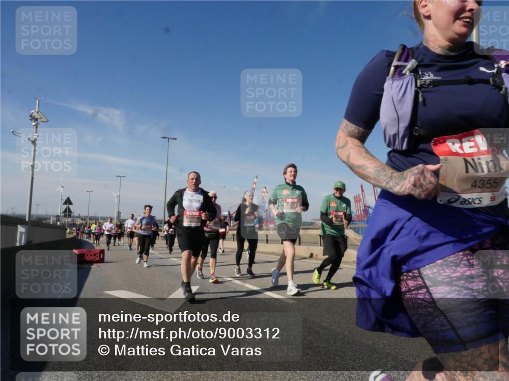 03.10.2025 - Köhlbrandbrückenlauf Matties Gatica Varas http://msf.ph/oto/9003312 03.10.2025 12:56:55 Position 2 4355 meine-sportfotos.de