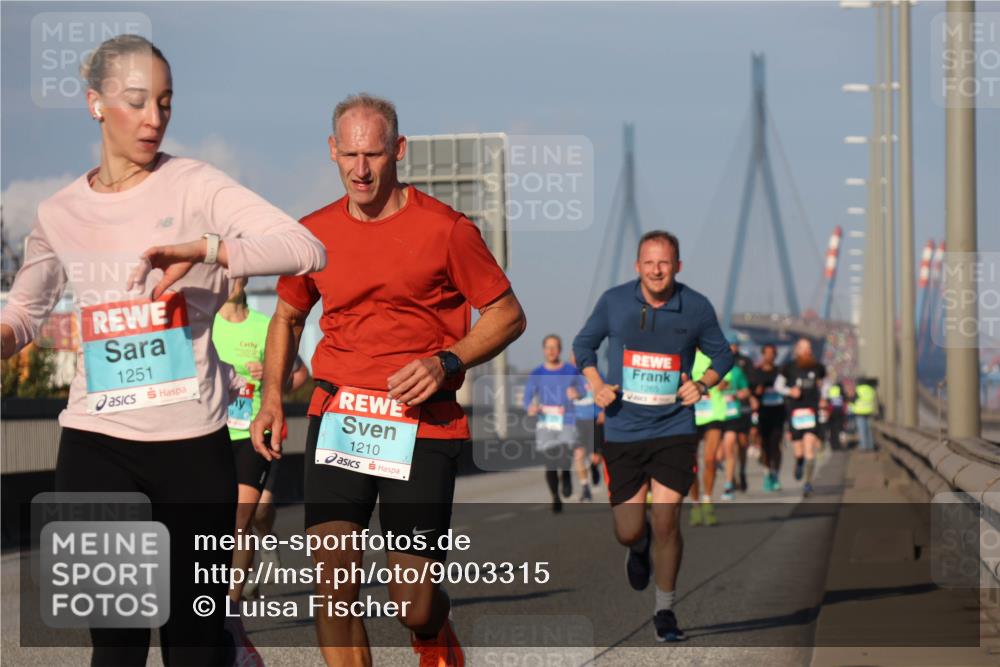 03.10.2025 - Köhlbrandbrückenlauf Luisa Fischer http://msf.ph/oto/9003315 03.10.2025 10:45:08 Position 3 1251, 1210, 1265 meine-sportfotos.de