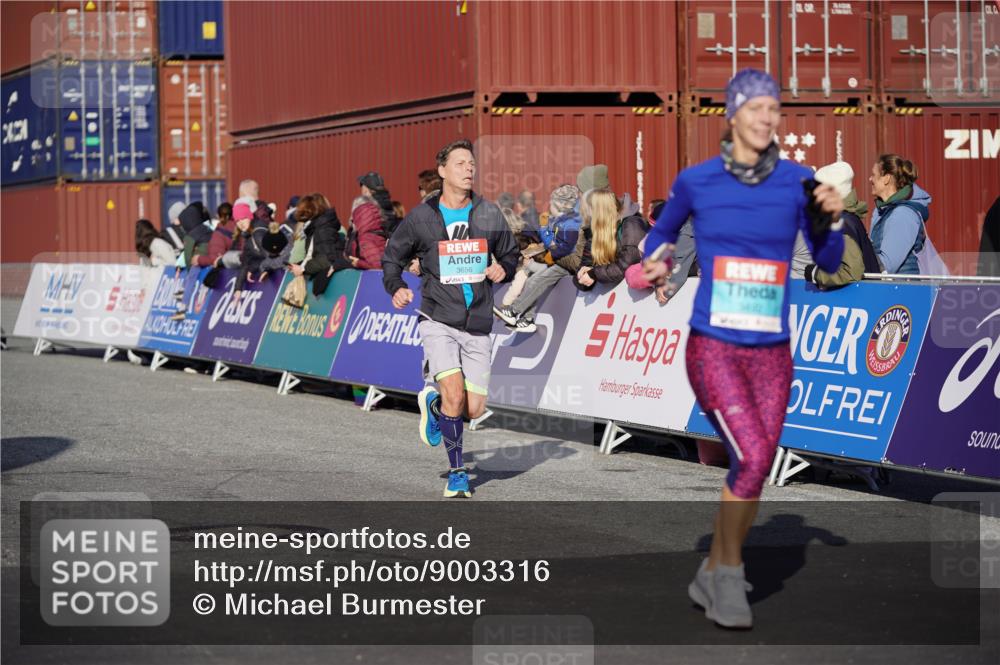 03.10.2025 - Köhlbrandbrückenlauf Michael Burmester http://msf.ph/oto/9003316 03.10.2025 10:06:16 Ziel 1100, 1152, 1402, 3228, 3233, 3492, 3563, 3625, 3656 meine-sportfotos.de