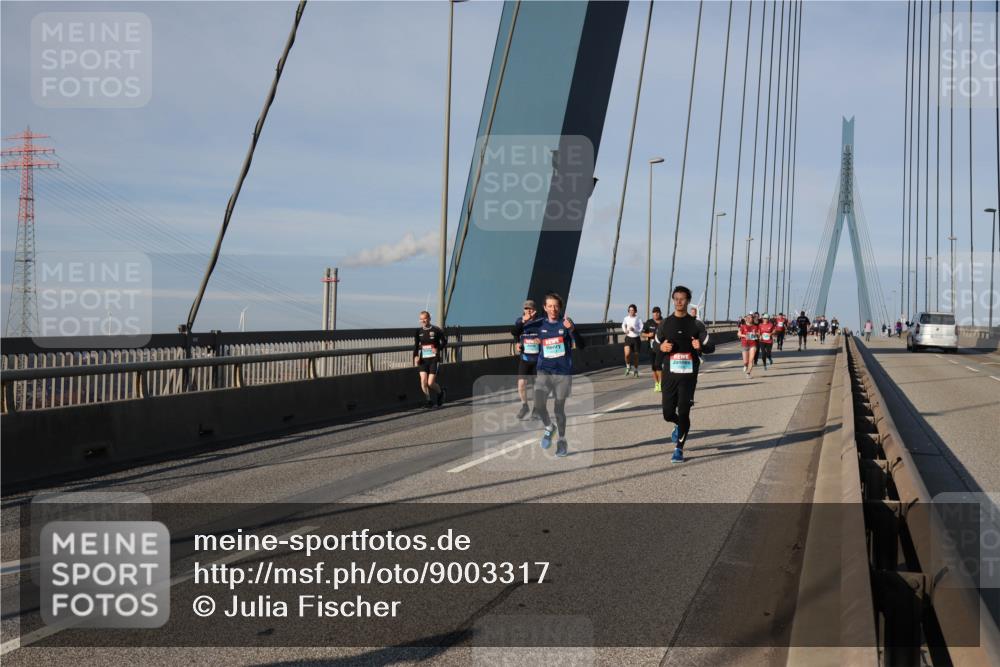 03.10.2025 - Köhlbrandbrückenlauf Julia Fischer http://msf.ph/oto/9003317 03.10.2025 09:45:24 Position 2  meine-sportfotos.de