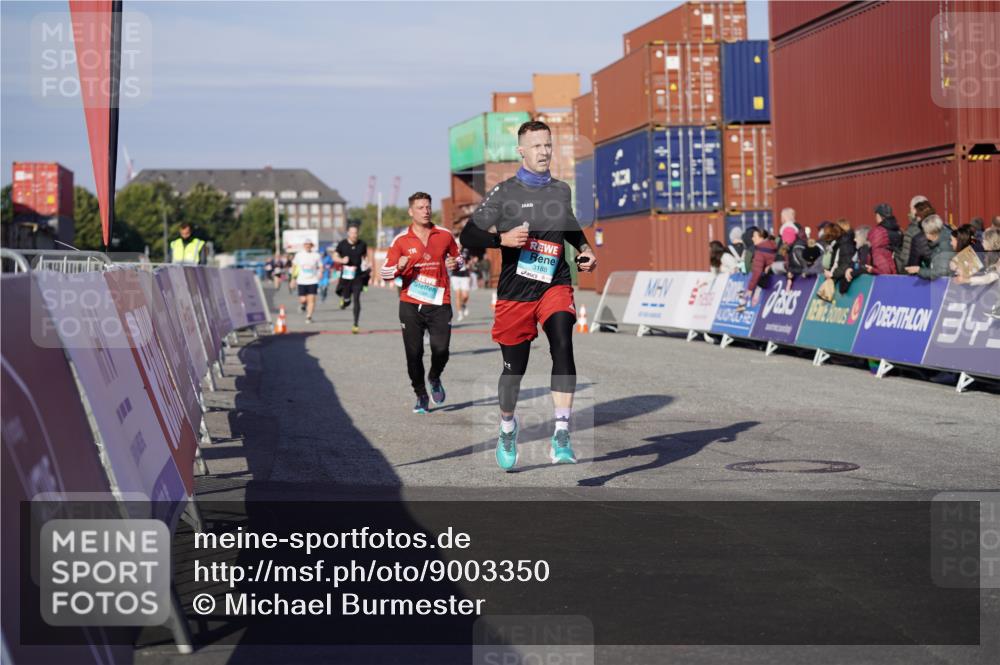 03.10.2025 - Köhlbrandbrückenlauf Michael Burmester http://msf.ph/oto/9003350 03.10.2025 10:06:24 Ziel 1066, 1722, 3188 meine-sportfotos.de