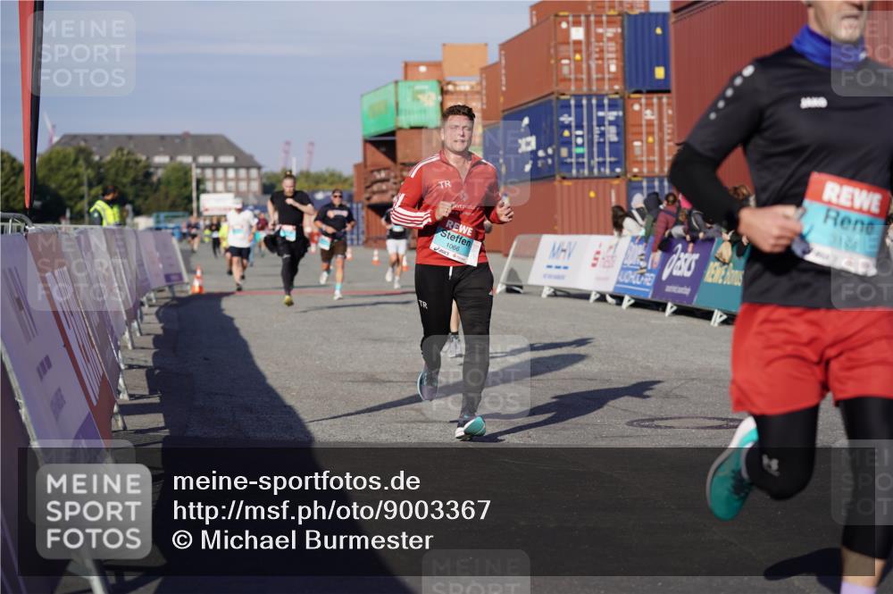 03.10.2025 - Köhlbrandbrückenlauf Michael Burmester http://msf.ph/oto/9003367 03.10.2025 10:06:26 Ziel 1066, 1722, 2793, 3016, 3188 meine-sportfotos.de