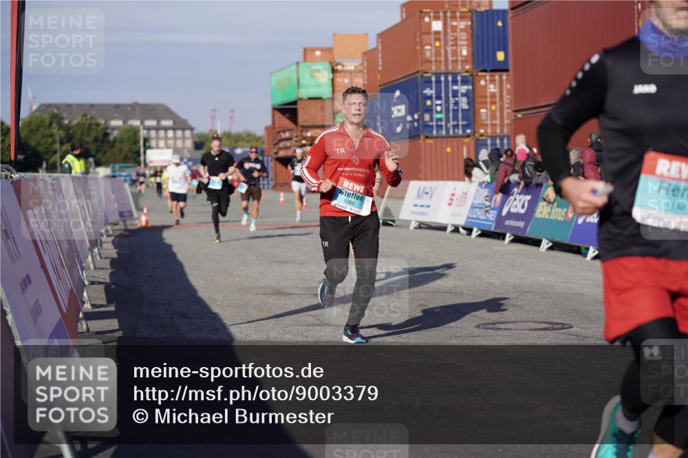 03.10.2025 - Köhlbrandbrückenlauf Michael Burmester http://msf.ph/oto/9003379 03.10.2025 10:06:26 Ziel 1066, 1722, 2793, 3016, 3188 meine-sportfotos.de