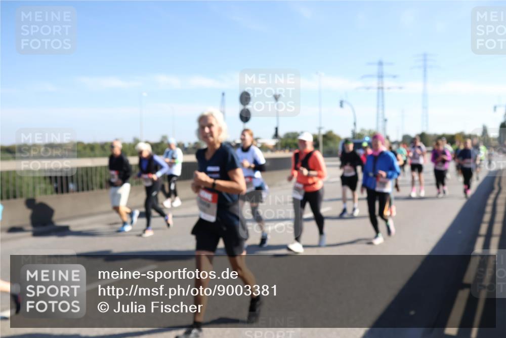 03.10.2025 - Köhlbrandbrückenlauf Julia Fischer http://msf.ph/oto/9003381 03.10.2025 12:22:05 Position 3  meine-sportfotos.de