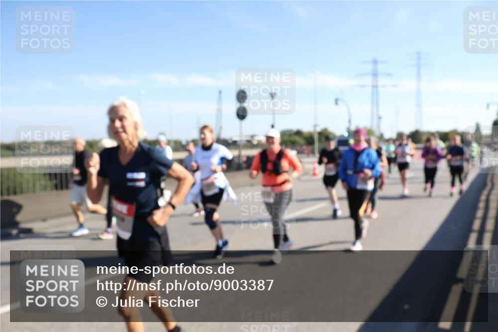 03.10.2025 - Köhlbrandbrückenlauf Julia Fischer http://msf.ph/oto/9003387 03.10.2025 12:22:06 Position 3  meine-sportfotos.de
