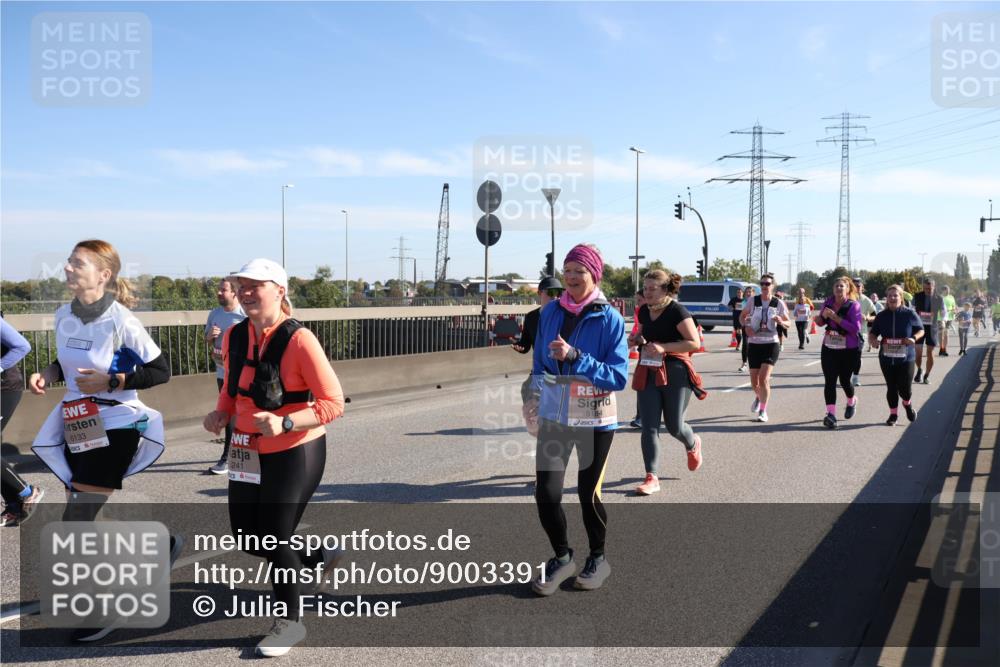 03.10.2025 - Köhlbrandbrückenlauf Julia Fischer http://msf.ph/oto/9003391 03.10.2025 12:22:07 Position 3 6133, 241, 5184 meine-sportfotos.de